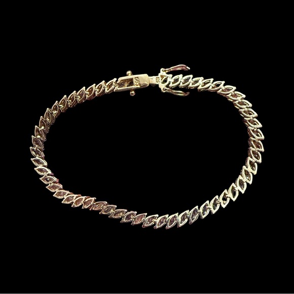 Elegant Gold and Silver Women's Necklace - Picture 3 of 6